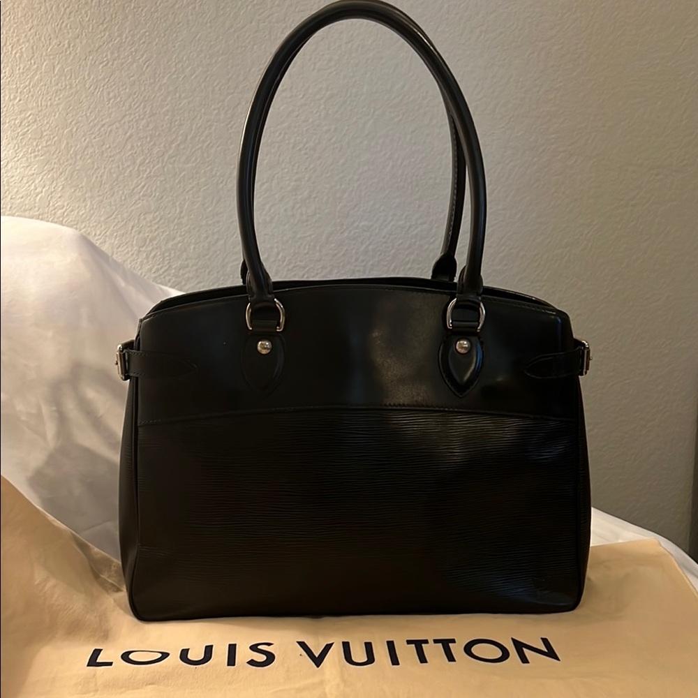 Louis Vuitton Black Epi Leather Passy GM Bag